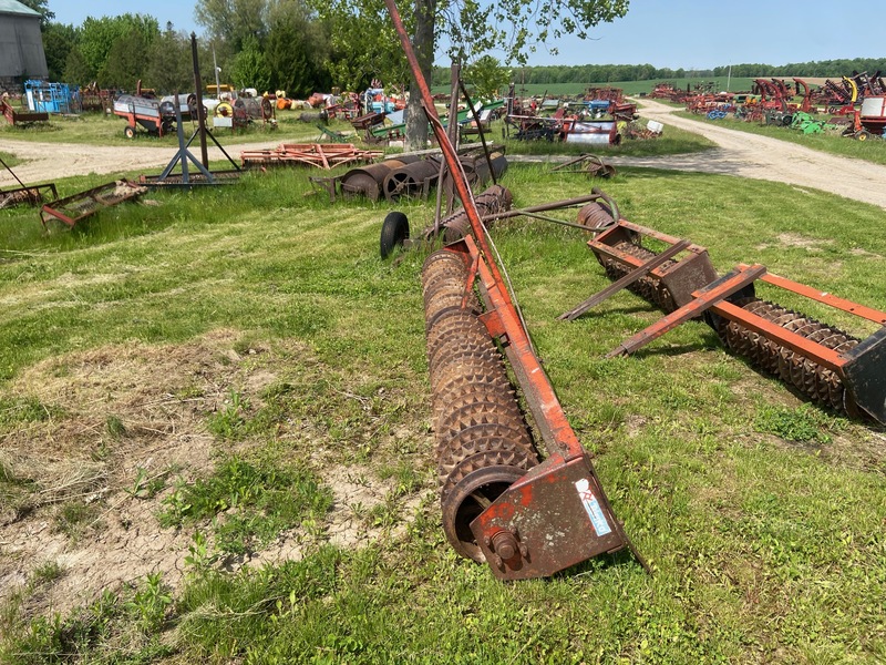 Tillage - Other  20FT Turnco Sprocket Packer Photo
