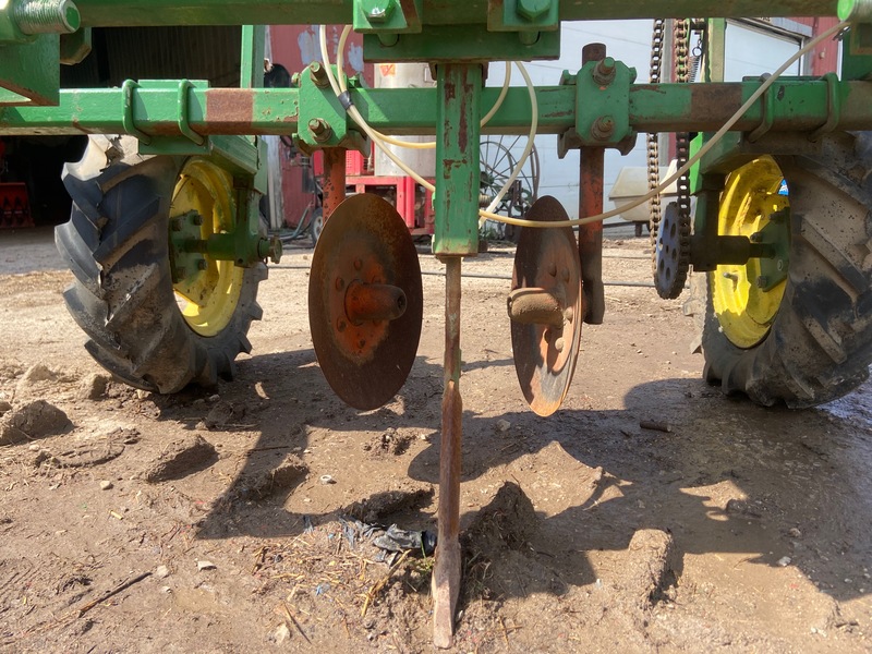 Chemical/Fertilizer Application  Liquid Fertilizer Applicator - 3PT Photo