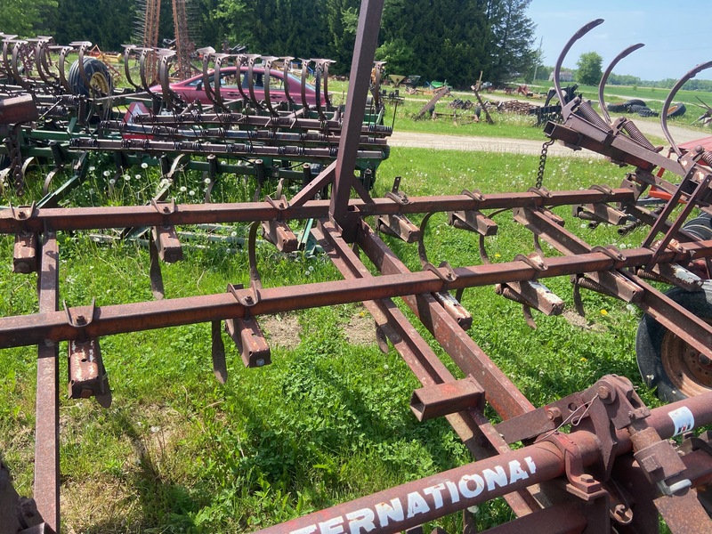 Tillage - Cultivators  International Harvester 45 Cultivator - 18FT Photo