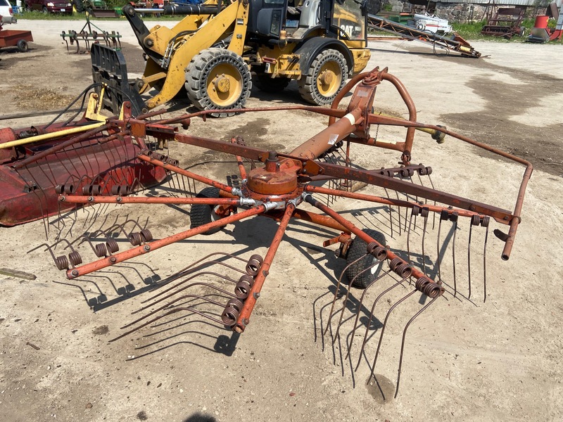 Kuhn GA 300 GM Rotary Rake - 3PT