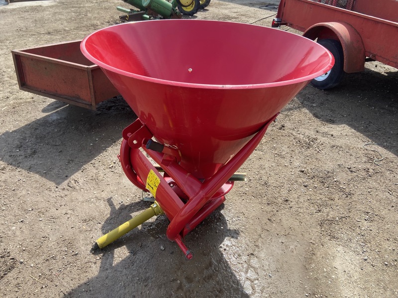 Chemical/Fertilizer Application  Fertilizer Spreader - BE 300 Photo