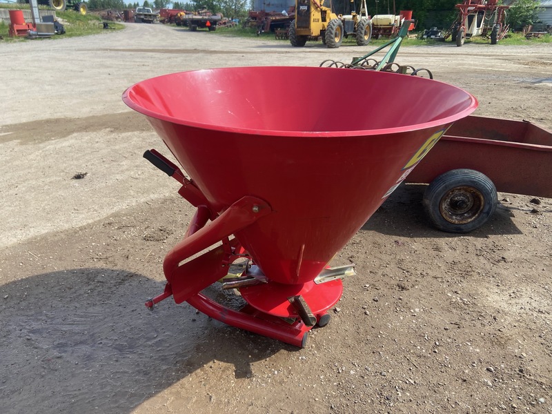 Chemical/Fertilizer Application  Fertilizer Spreader - BE 300 Photo