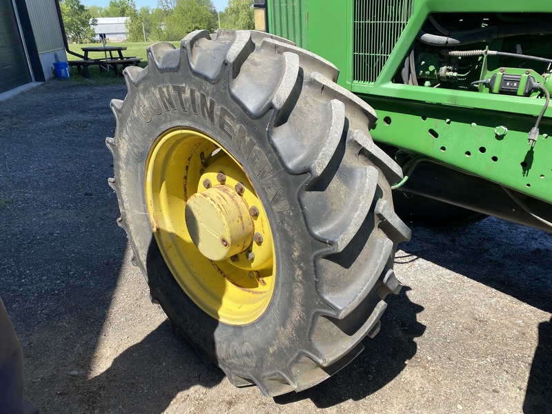 John Deere 7400 Tractor for sale 