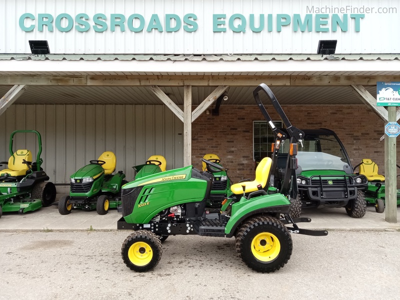 Tractors  John Deere 1023E Photo