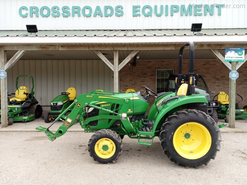 Tractors  2022 John Deere 3043D Photo