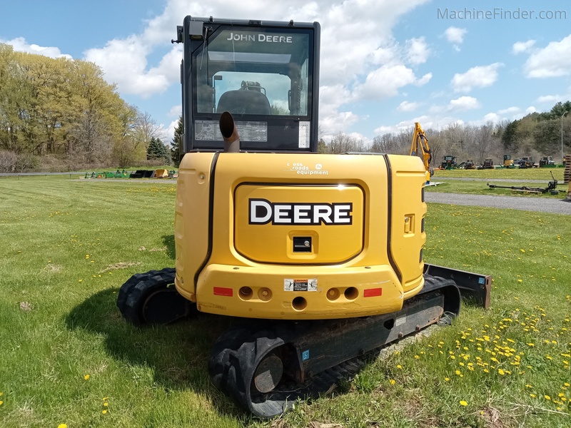 Tractors  2019 John Deere 60G Photo