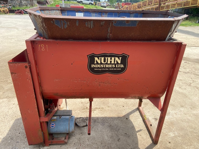 Nuhn Electric Feed Mixer