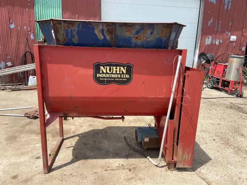 Augers/Conveyers  Nuhn Electric Feed Mixer Photo