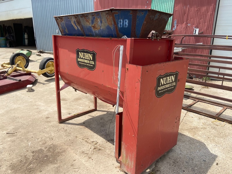 Augers/Conveyers  Nuhn Electric Feed Mixer Photo