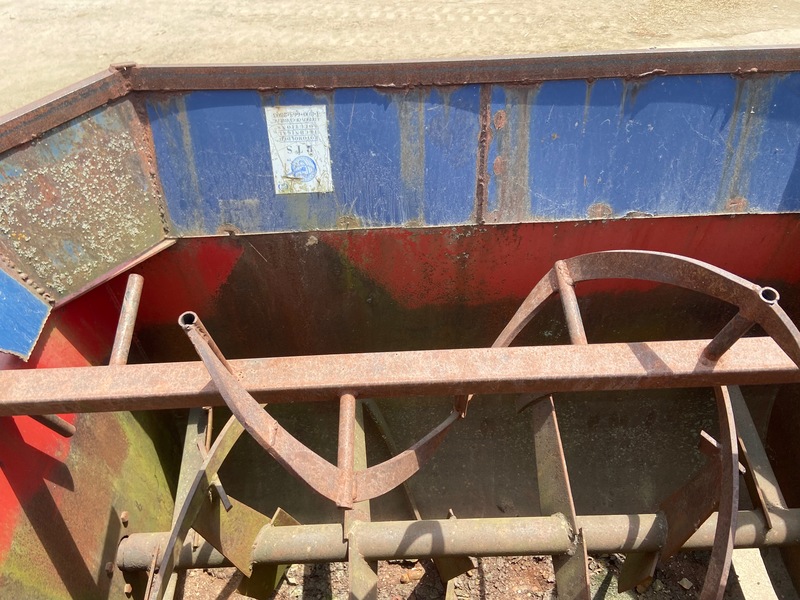 Augers/Conveyers  Nuhn Electric Feed Mixer Photo