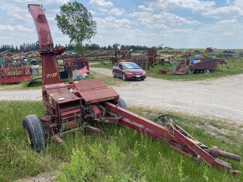 New Holland 718 Forage Harvester