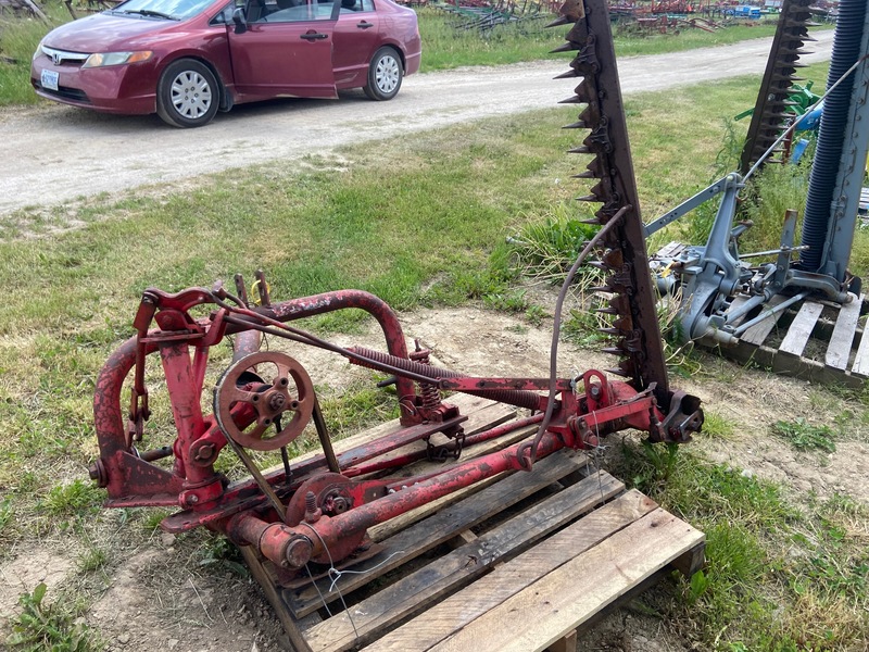 Miscellaneous  Massey Ferguson Sickle Mower - Pitman Drive - 3PT Photo