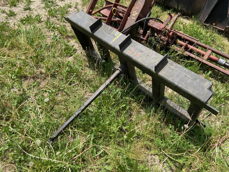 Attachments  Frey 1 Prong Bale Spear Photo