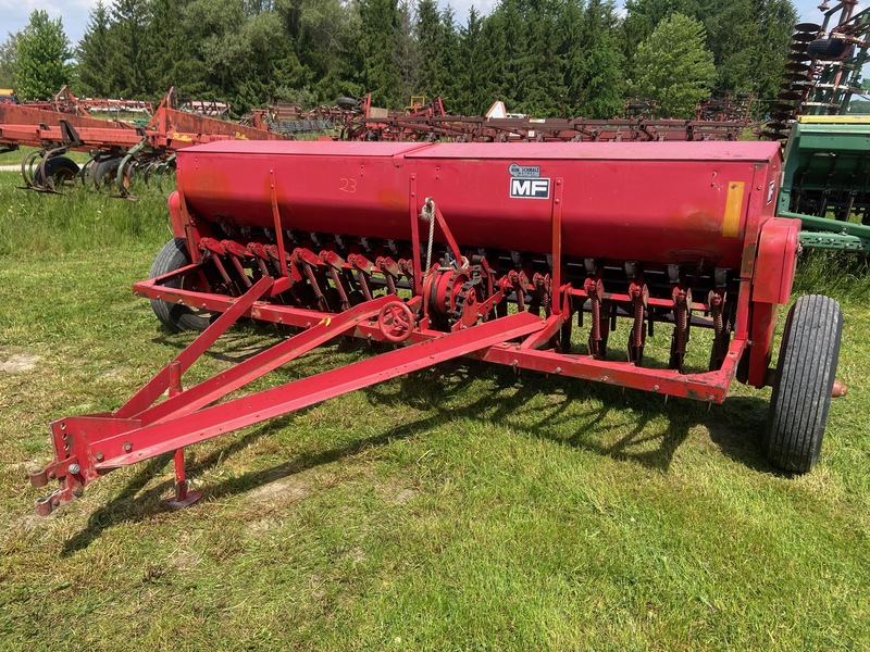 Massey Ferguson 33 Seed Drill - 17 Run