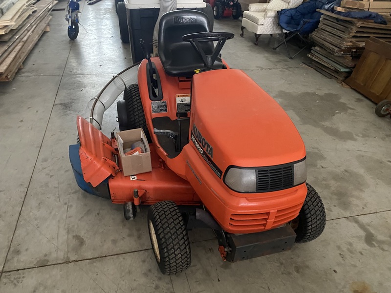 Kubota TG1860G Garden Tractor Mower w/Front Blower