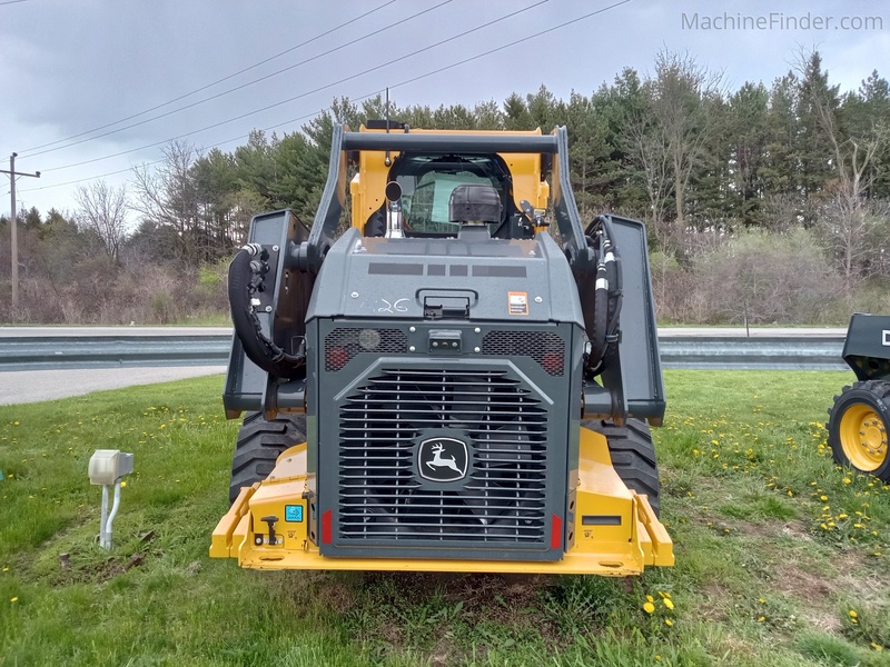 Tractors  2024 John Deere 334 P Photo