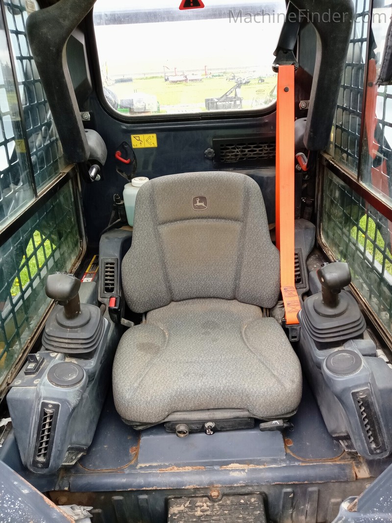Tractors  2021 John Deere 317G Photo