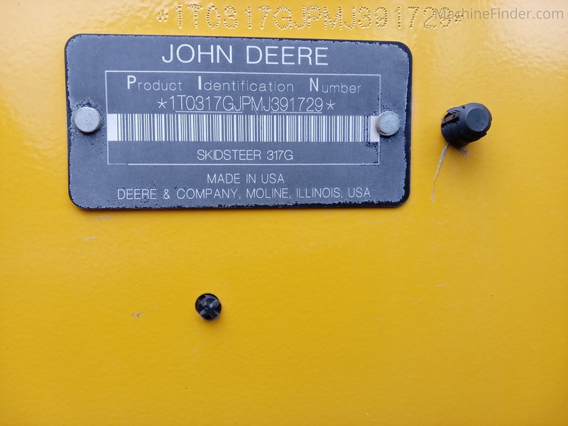 Tractors  2021 John Deere 317G Photo