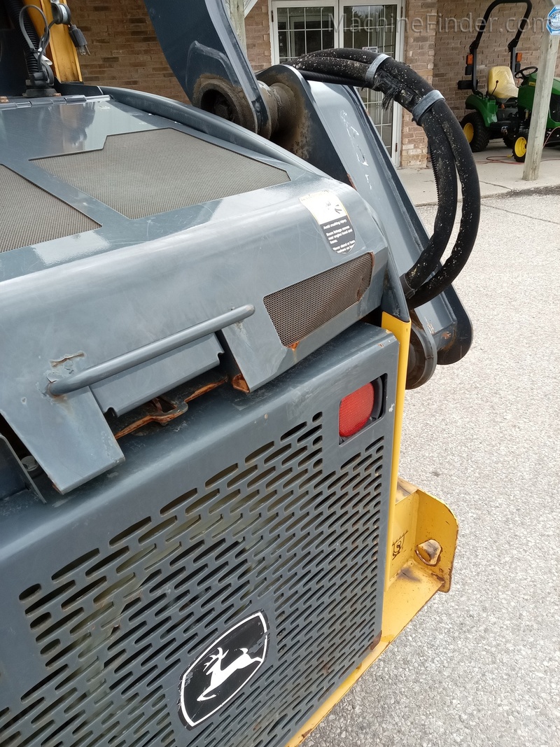 Tractors  2019 John Deere 325G Photo
