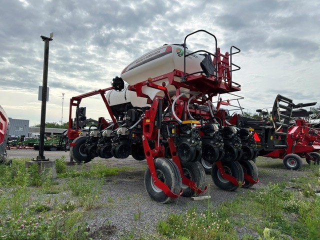 Planting & Seeding  Massey Fersuson MFVF12-30 Planter Photo