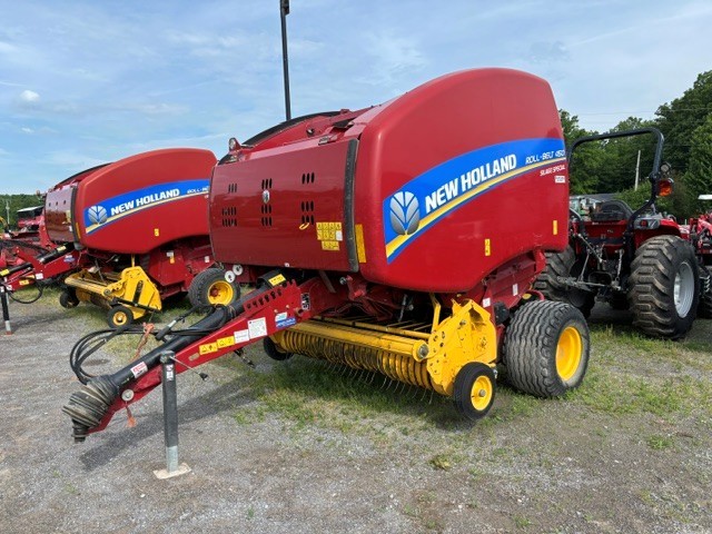 Hay & Forage  New Holland ROLL-BELT450 Round Baler  Photo