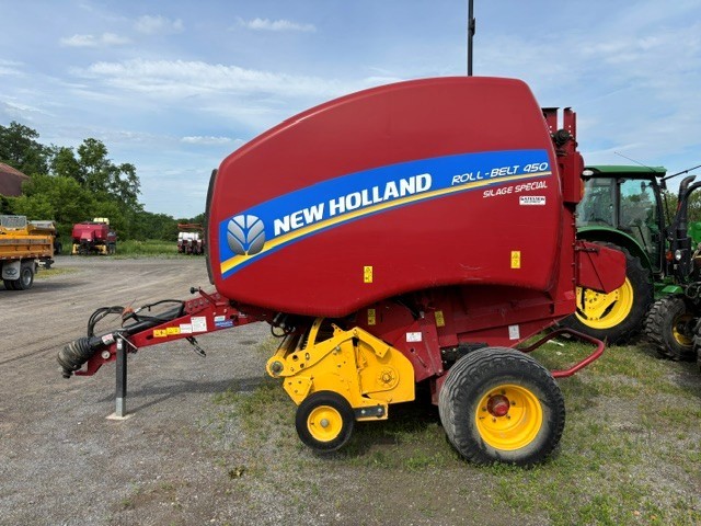 Hay & Forage  New Holland ROLL-BELT450 Round Baler  Photo