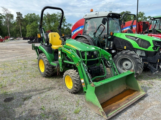 Tractors  John Deere 2025R Tractor Loader Backhoe Photo