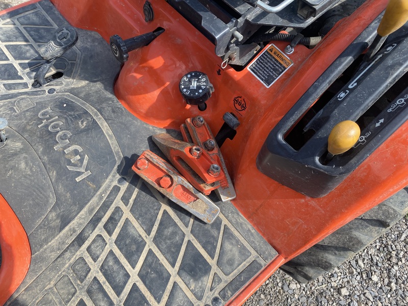 Kubota BX25D Compact Tractor Loader Backhoe
