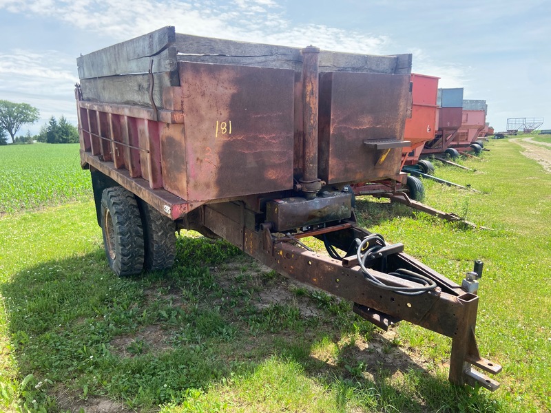 Trailers  Hydraulic Dump Trailer - 7' x 11' Photo
