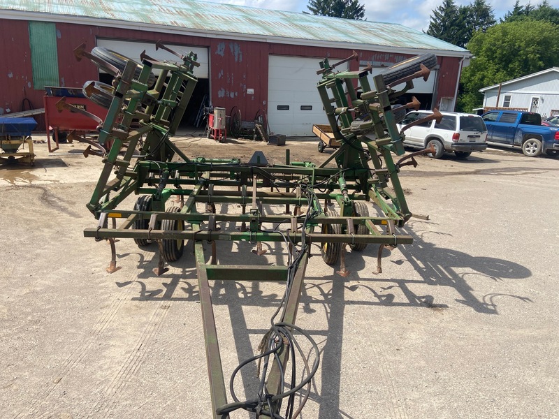 Tillage - Cultivators  John Deere 960 Cultivator W/ Tine Harrows Photo