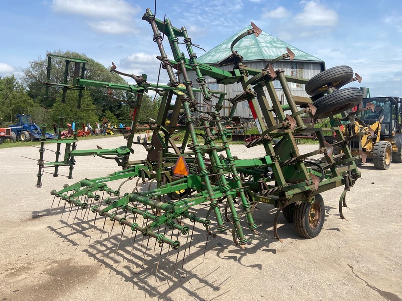 Tillage - Cultivators  John Deere 960 Cultivator W/ Tine Harrows Photo