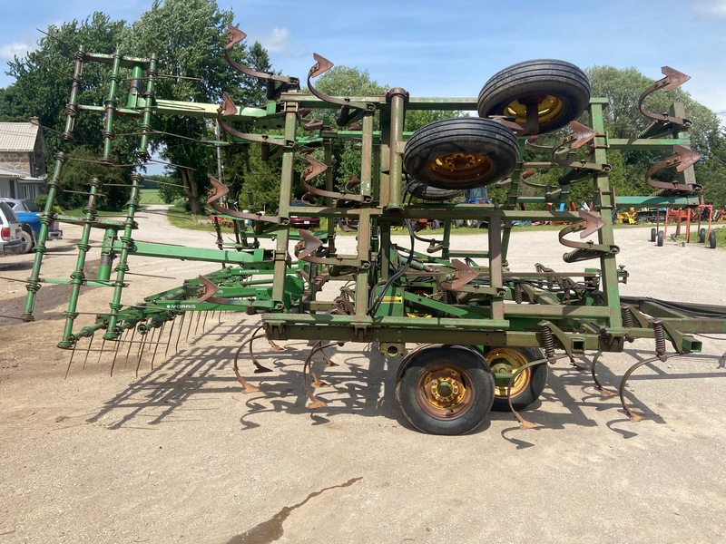 Tillage - Cultivators  John Deere 960 Cultivator W/ Tine Harrows Photo