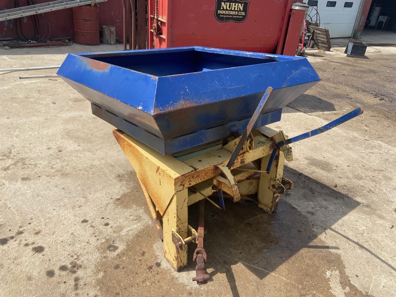 Chemical/Fertilizer Application  Fertilizer Spreader - 3PT Photo