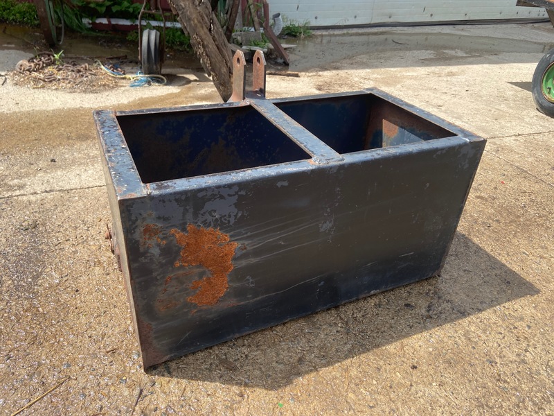 Miscellaneous  Weight Box - 3PT Photo
