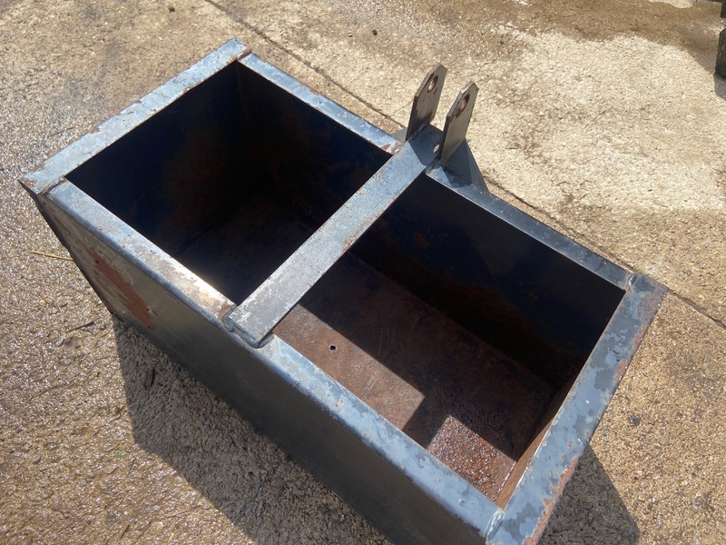 Miscellaneous  Weight Box - 3PT Photo