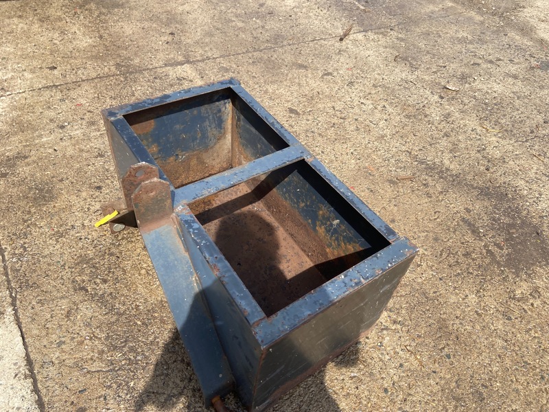 Miscellaneous  Weight Box - 3PT Photo