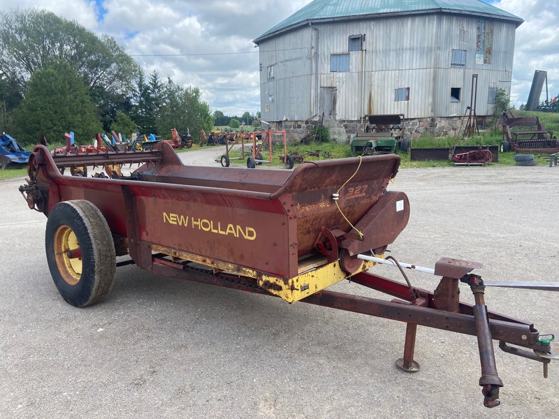 New Holland 327 Manure Spreader