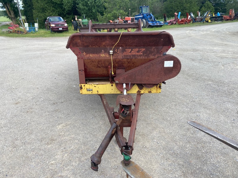 Manure Equipment  New Holland 327 Manure Spreader Photo