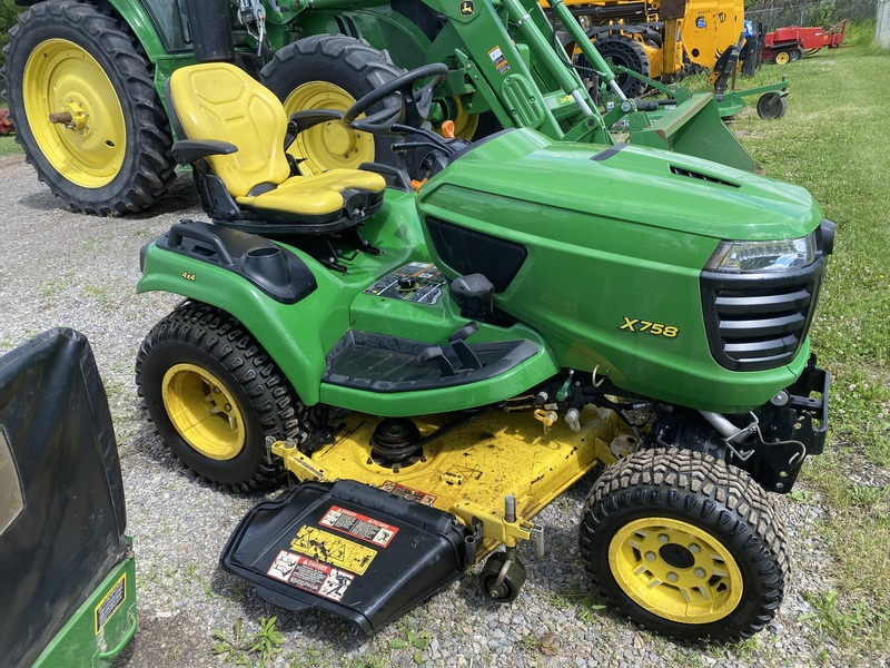 John Deere X758 Tractor/Mower/Bagger/Fr Blower