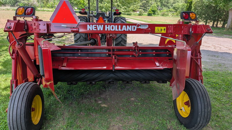 New Holland 209 Discbine for sale - LIKE NEW 