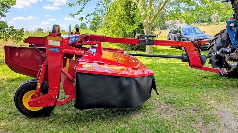 New Holland 209 Discbine for sale - LIKE NEW 