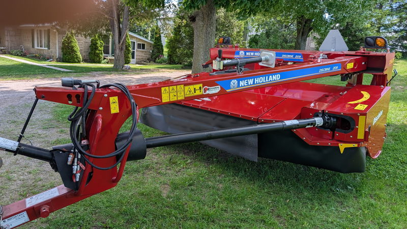 New Holland 209 Discbine for sale - LIKE NEW 