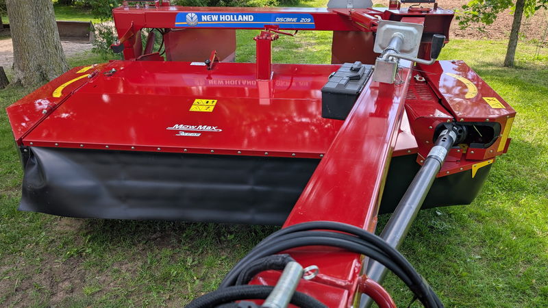 New Holland 209 Discbine for sale - LIKE NEW 