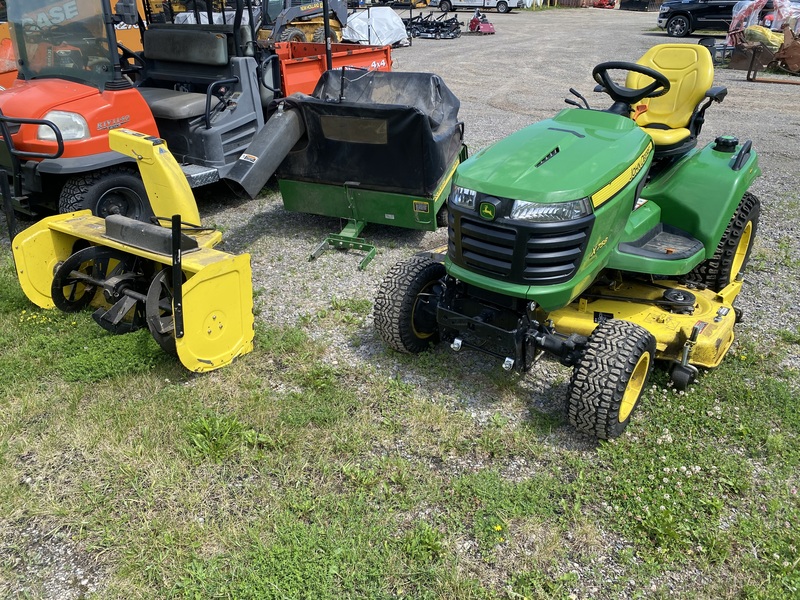 John Deere X758 Tractor/Mower/Bagger/Fr Blower