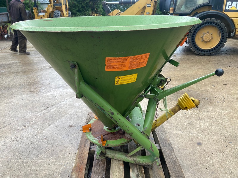 Chemical/Fertilizer Application  Amazone EK300 Fertilizer Spreader - 3PT Photo