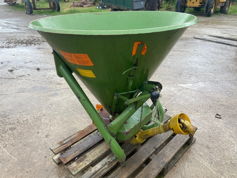Chemical/Fertilizer Application  Amazone EK300 Fertilizer Spreader - 3PT Photo