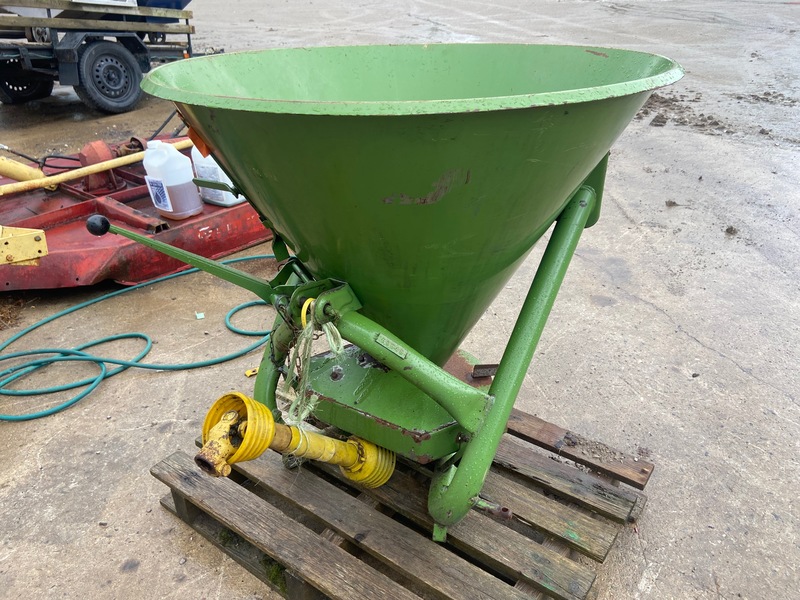 Chemical/Fertilizer Application  Amazone EK300 Fertilizer Spreader - 3PT Photo