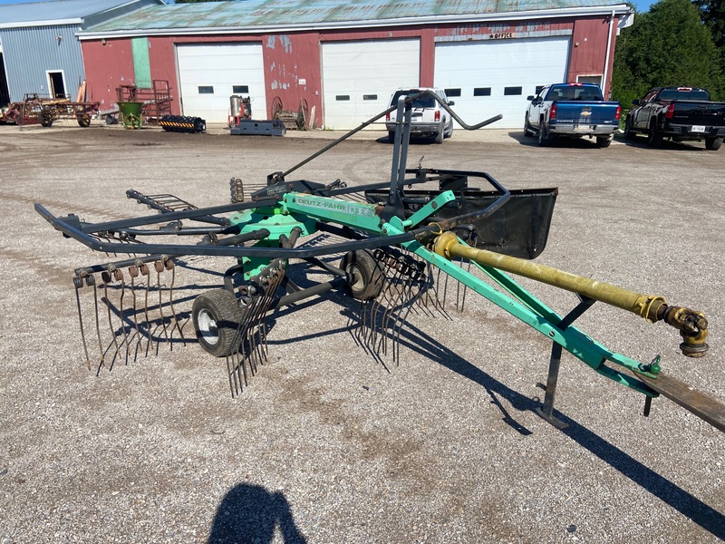 Hay/Forage/Livestock  Deutz-Fahr KS 3.33 Rotary Rake Photo