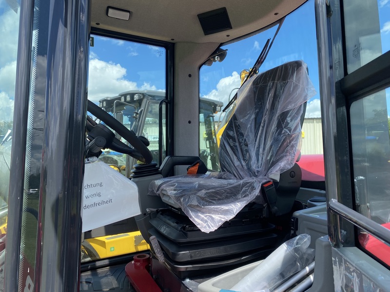 Yanmar V12 Compact Wheel Loader - Hi Speed