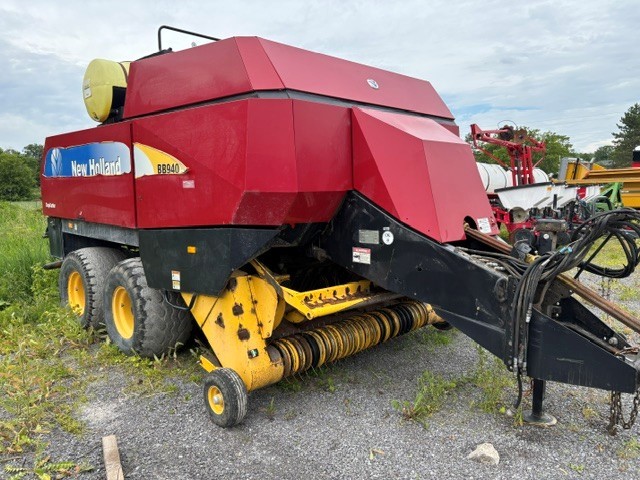 Hay & Forage  New Holland BB940A Large Square Baler Photo